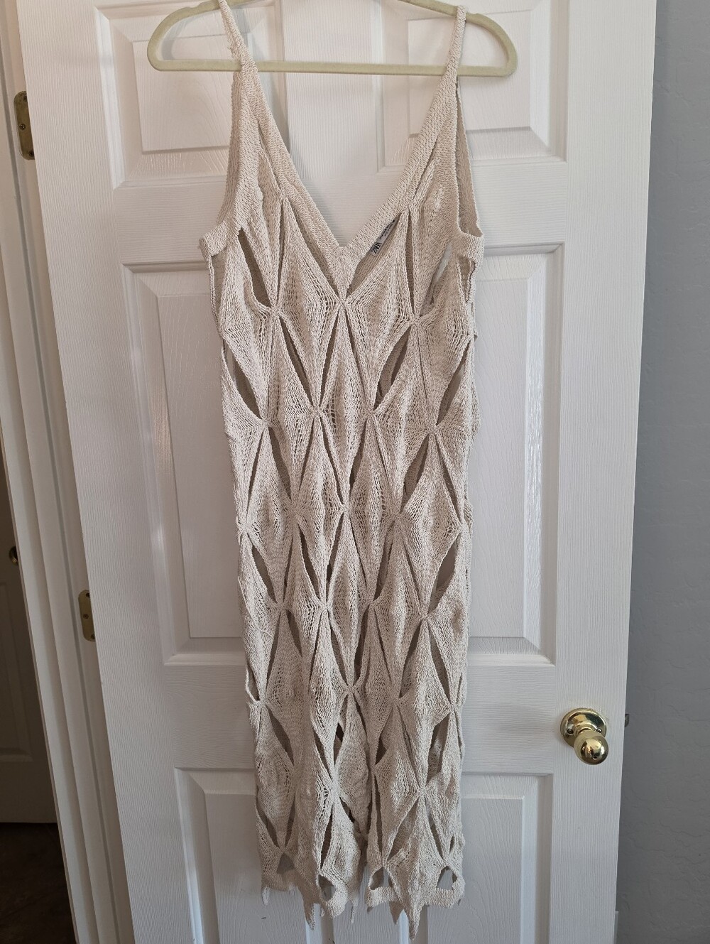 Zara Cream Open-Knit V-Neck Sleeveless Top